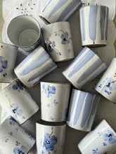 Görseli Galeri görüntüleyiciye yükleyin, Mavili Büyük Bardak Çizgili (300ml)