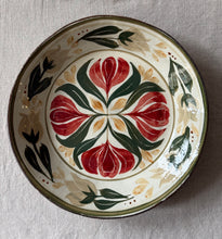 Laden Sie das Bild in den Galerie-Viewer, Farmhouse Çukur Tabak (26cm)