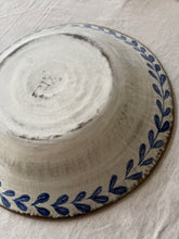 Laden Sie das Bild in den Galerie-Viewer, XL Rustik Çukur Servis Tabağı (36cm)