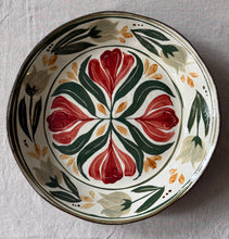 Load image into Gallery viewer, Farmhouse Çukur Servis Tabağı/Tepsi (36cm)
