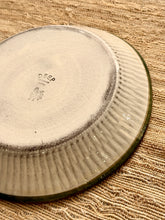 Görseli Galeri görüntüleyiciye yükleyin, Farmhouse Çukur Tabak (26cm)