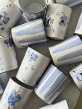 Görseli Galeri görüntüleyiciye yükleyin, Mavili Büyük Bardak Çizgili (300ml)