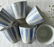 Görseli Galeri görüntüleyiciye yükleyin, Mavili Bardak Çizgili (100ml)